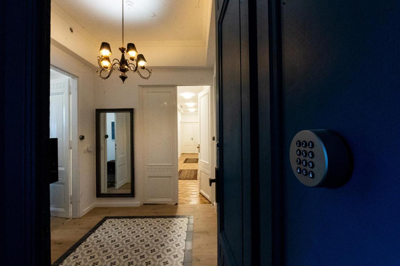 Luxury Suite / Karlo Parzik Сараево Экстерьер фото